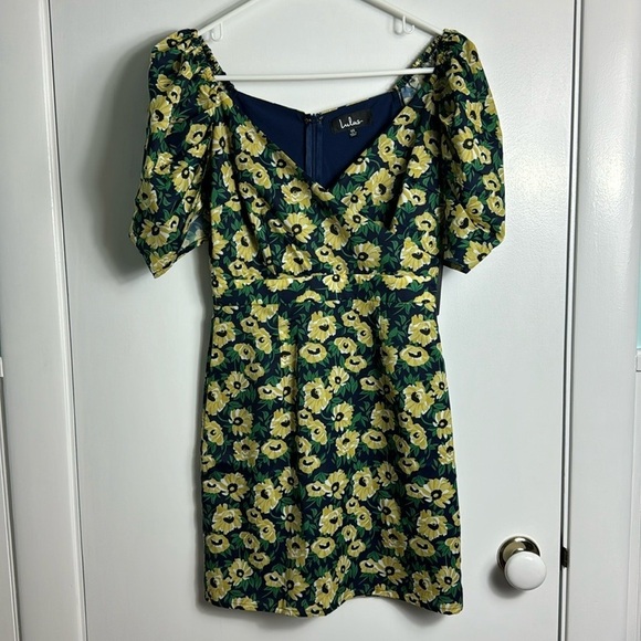 NWT Lulu’s Floral Inclusive Navy Blue Floral Print Puff Sleeve Mini Dress XS - Picture 2 of 9